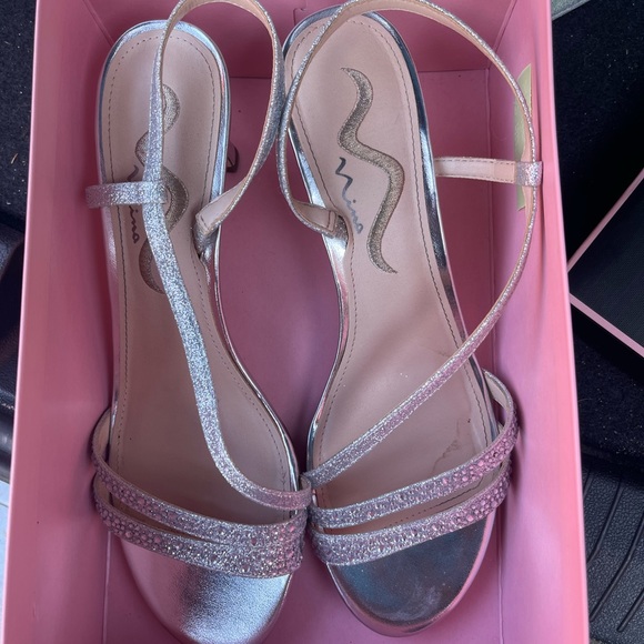 Nina Silver Kitten Heels Size 8.5 - Picture 6 of 6